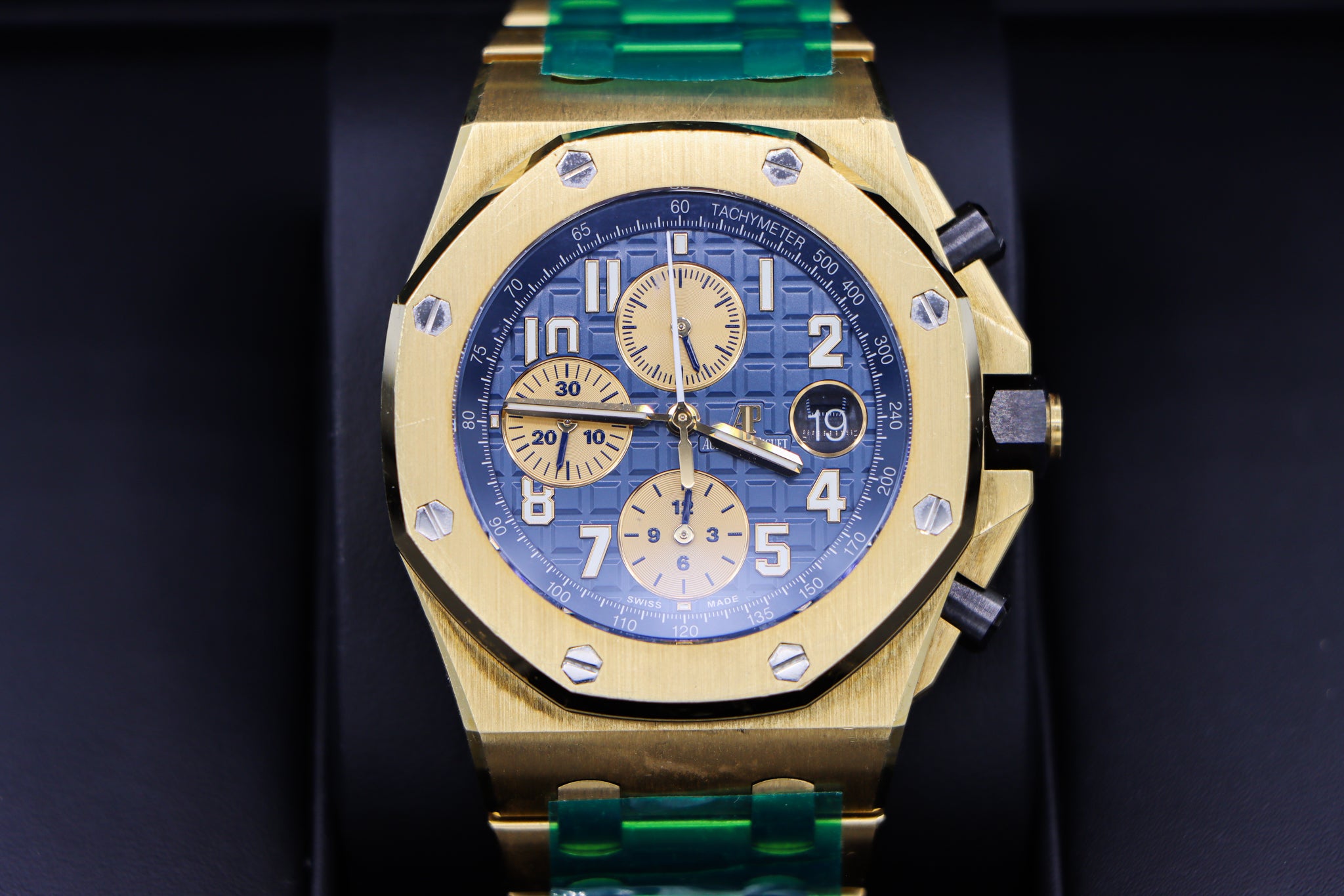 Audemars Piguet | Royal Oak Offshore Chronograph | 26470BA.OO.1000BA.01 Close Up