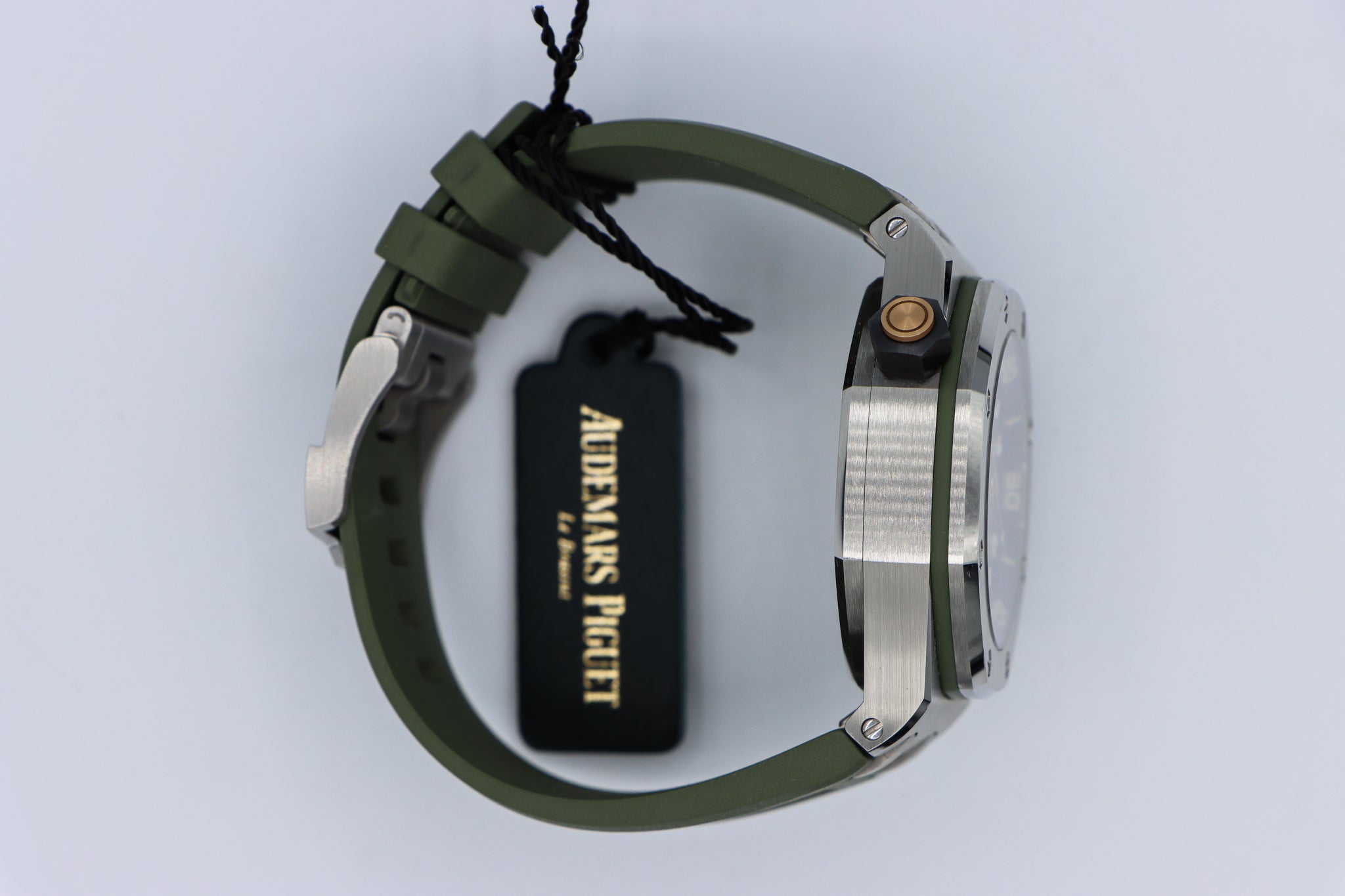 Audemars Piguet | Royal Oak Offshore Diver | 15720ST.OO.A052CA.01 Side