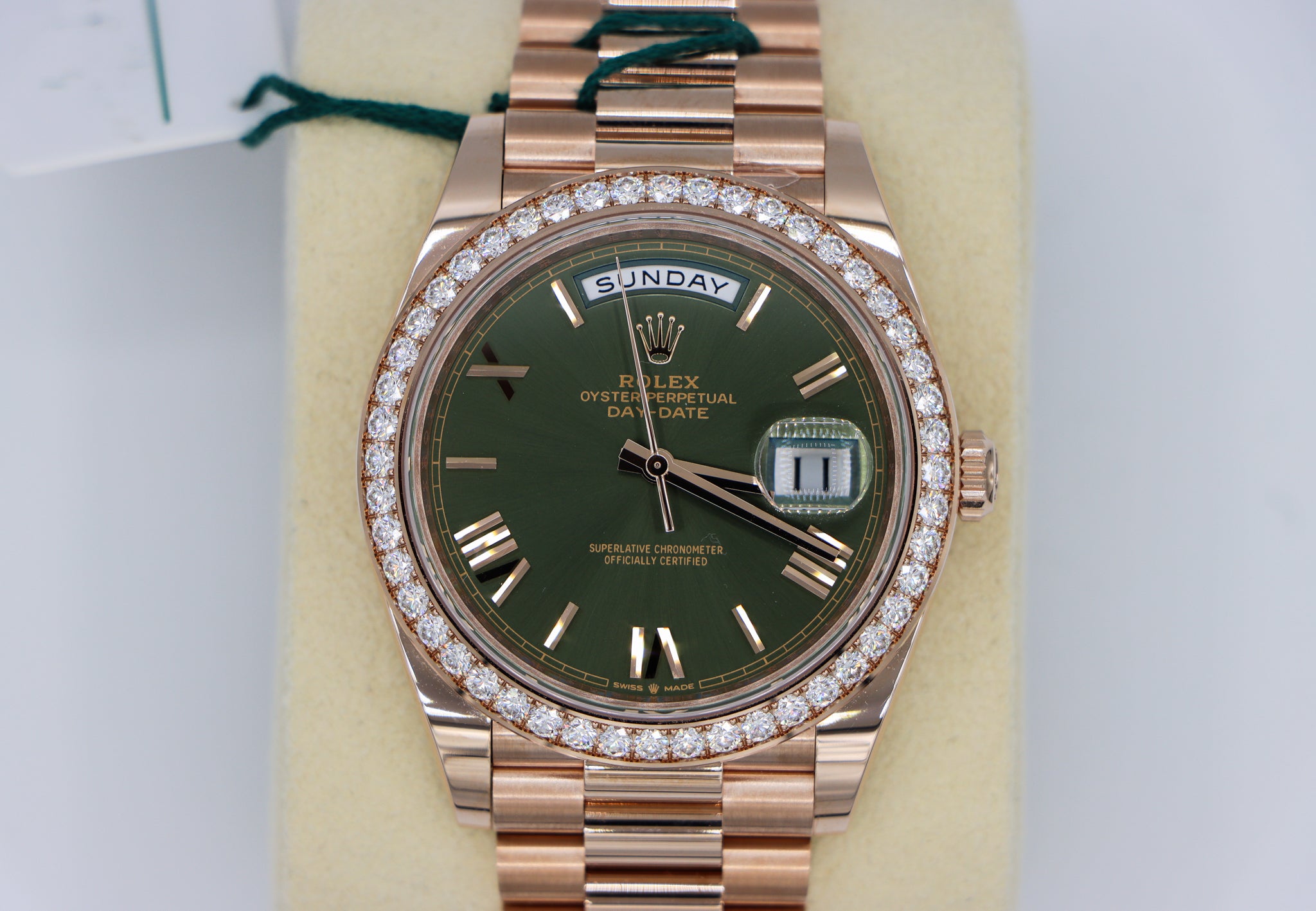 Rolex | Day-Date Olive Green Roman | 228345RBR Close Up