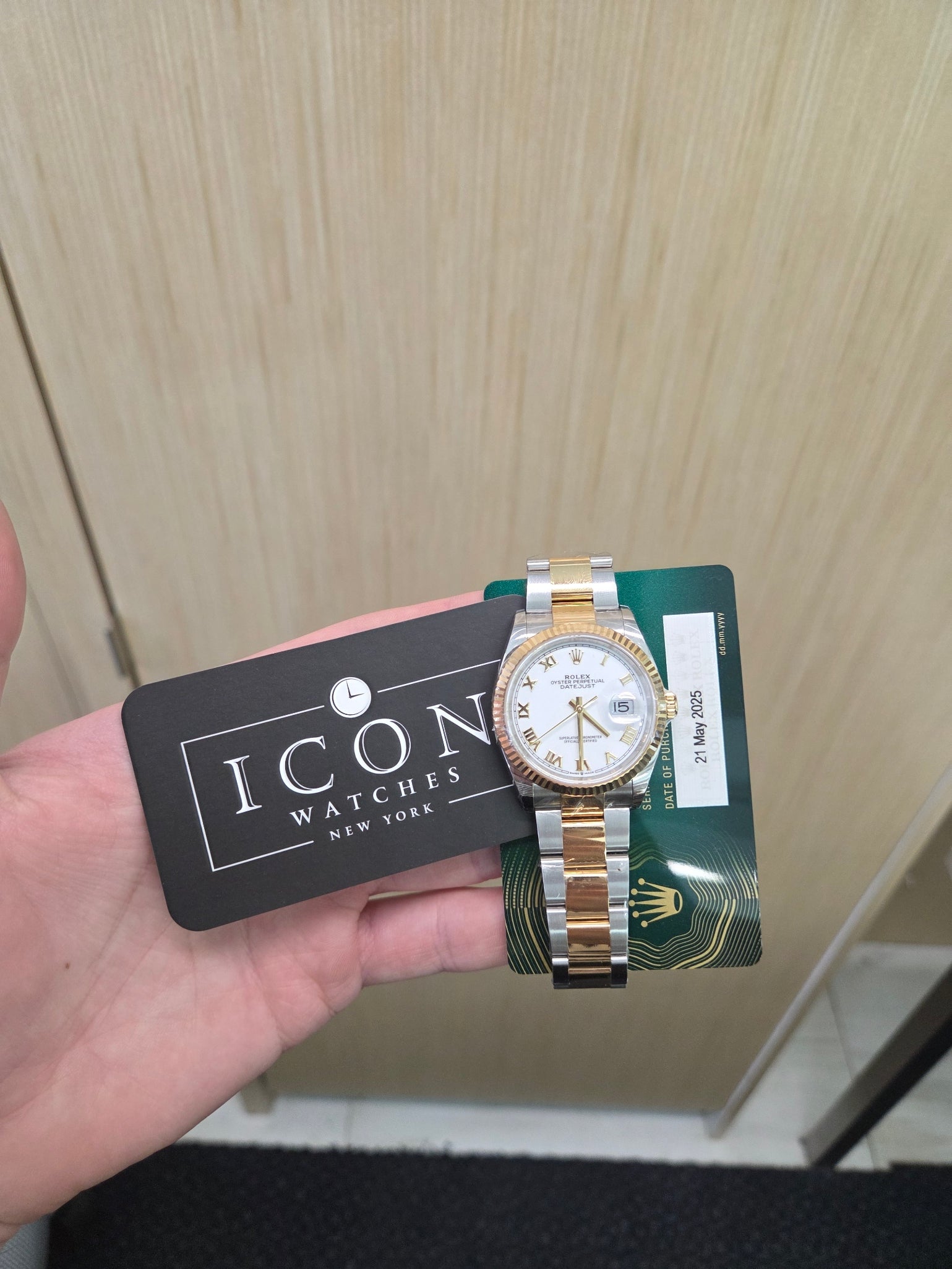 Rolex Datejust 36mm – Two‑Tone Yellow Gold & Stainless Steel – White Roman Dial – Fluted Bezel – Oyster Bracelet – 126233