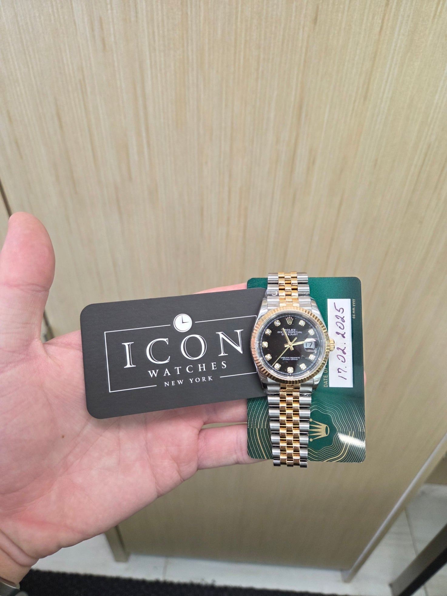 Rolex Datejust 36mm – Two‑Tone Yellow Gold & Stainless Steel – Black Diamond Dial – Fluted Bezel – Jubilee Bracelet – 126233