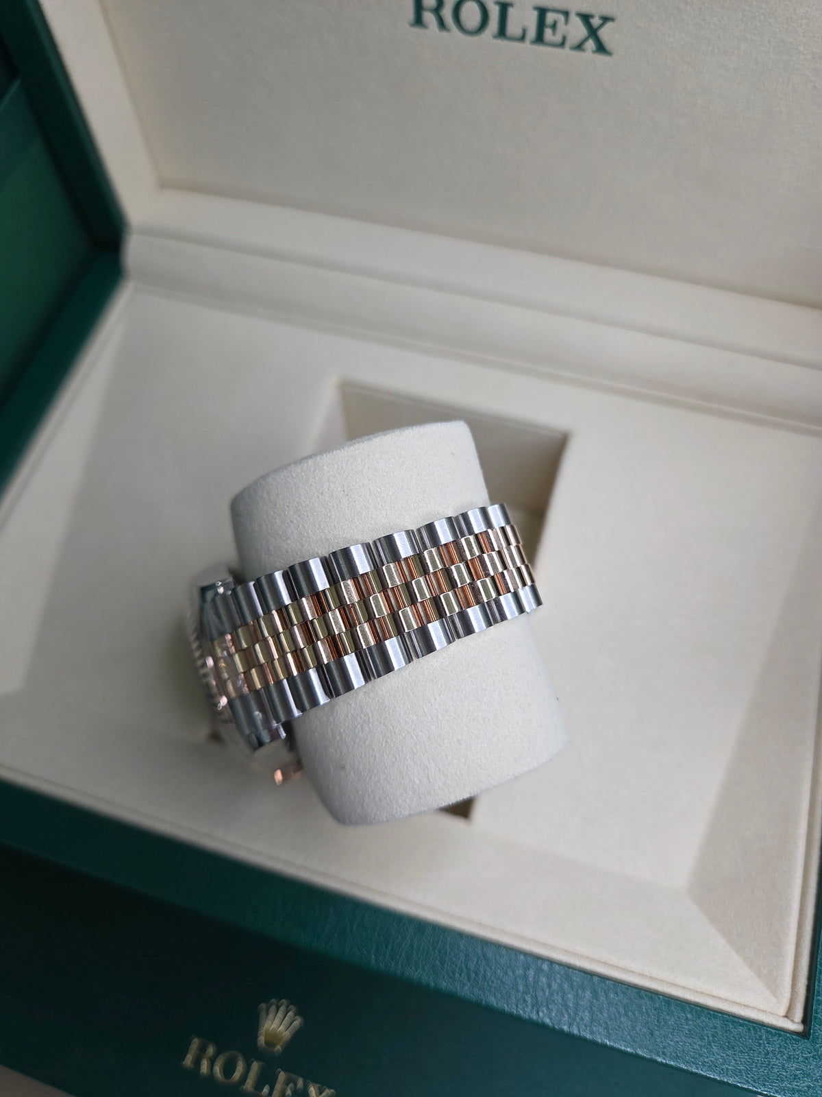 Rolex Datejust 36mm – Two‑Tone Everose Gold & Stainless Steel – White Motif Dial – Fluted Bezel – Jubilee Bracelet – 126231