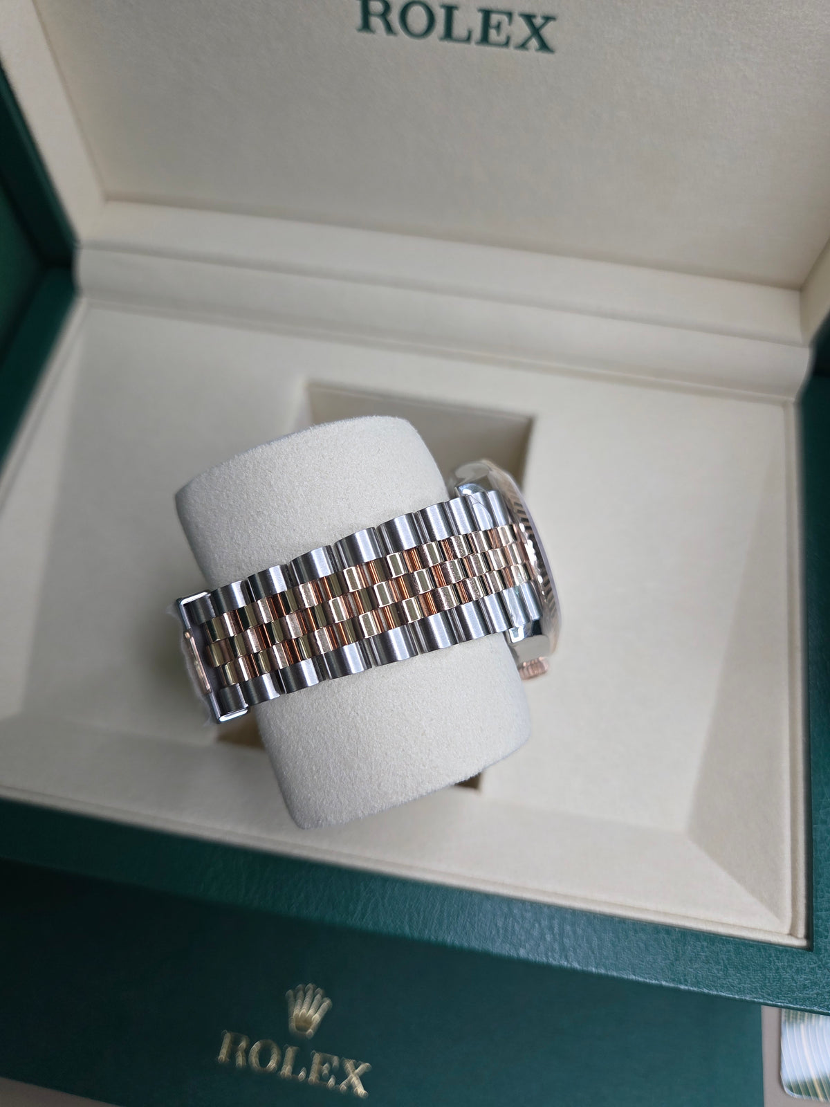 Rolex Datejust 36mm – Two‑Tone Everose Gold & Stainless Steel – White Motif Dial – Fluted Bezel – Jubilee Bracelet – 126231
