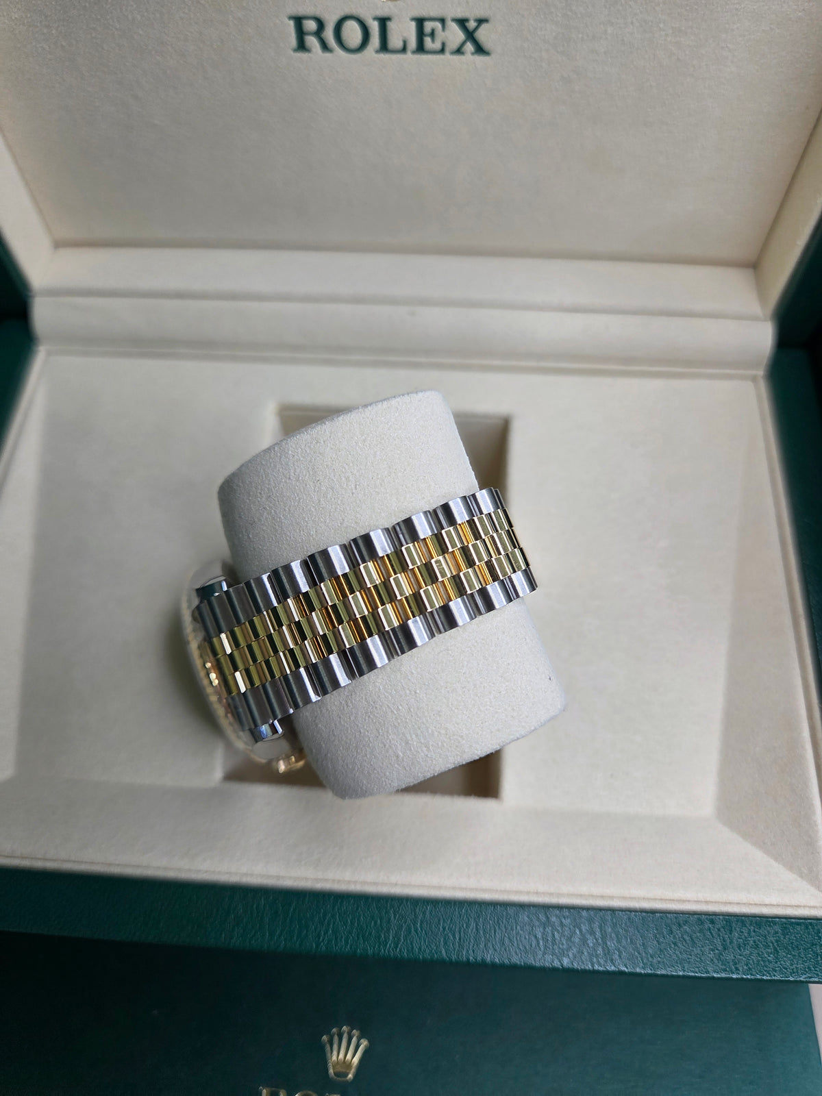 Rolex Datejust 36mm – Two-Tone Yellow Gold & Stainless Steel – Wimbledon Dial – Fluted Bezel – Jubilee Bracelet – 126233