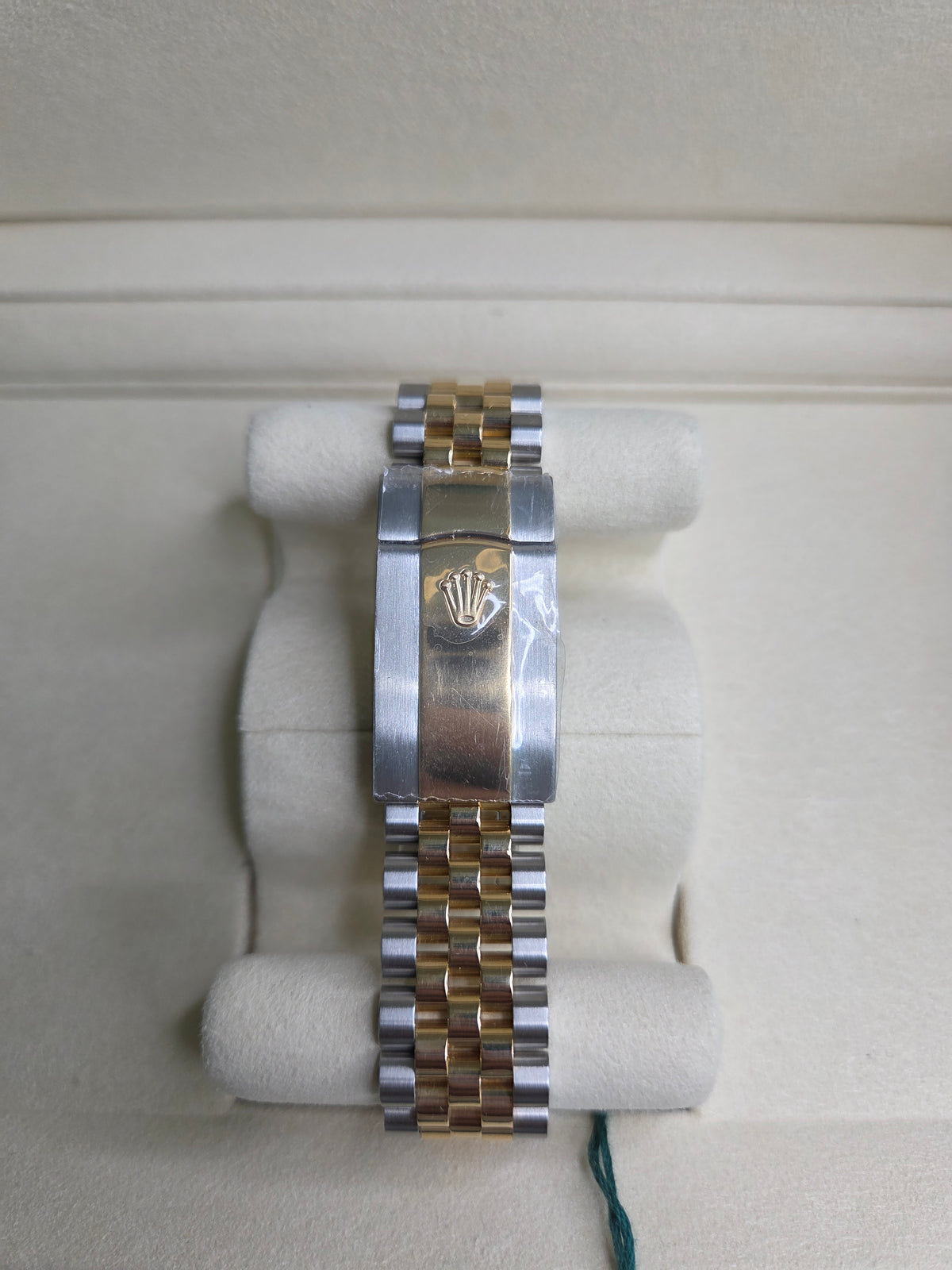 Rolex Datejust 36mm – Two‑Tone Yellow Gold & Stainless Steel – White Roman Dial – Fluted Bezel – Jubilee Bracelet – 126233