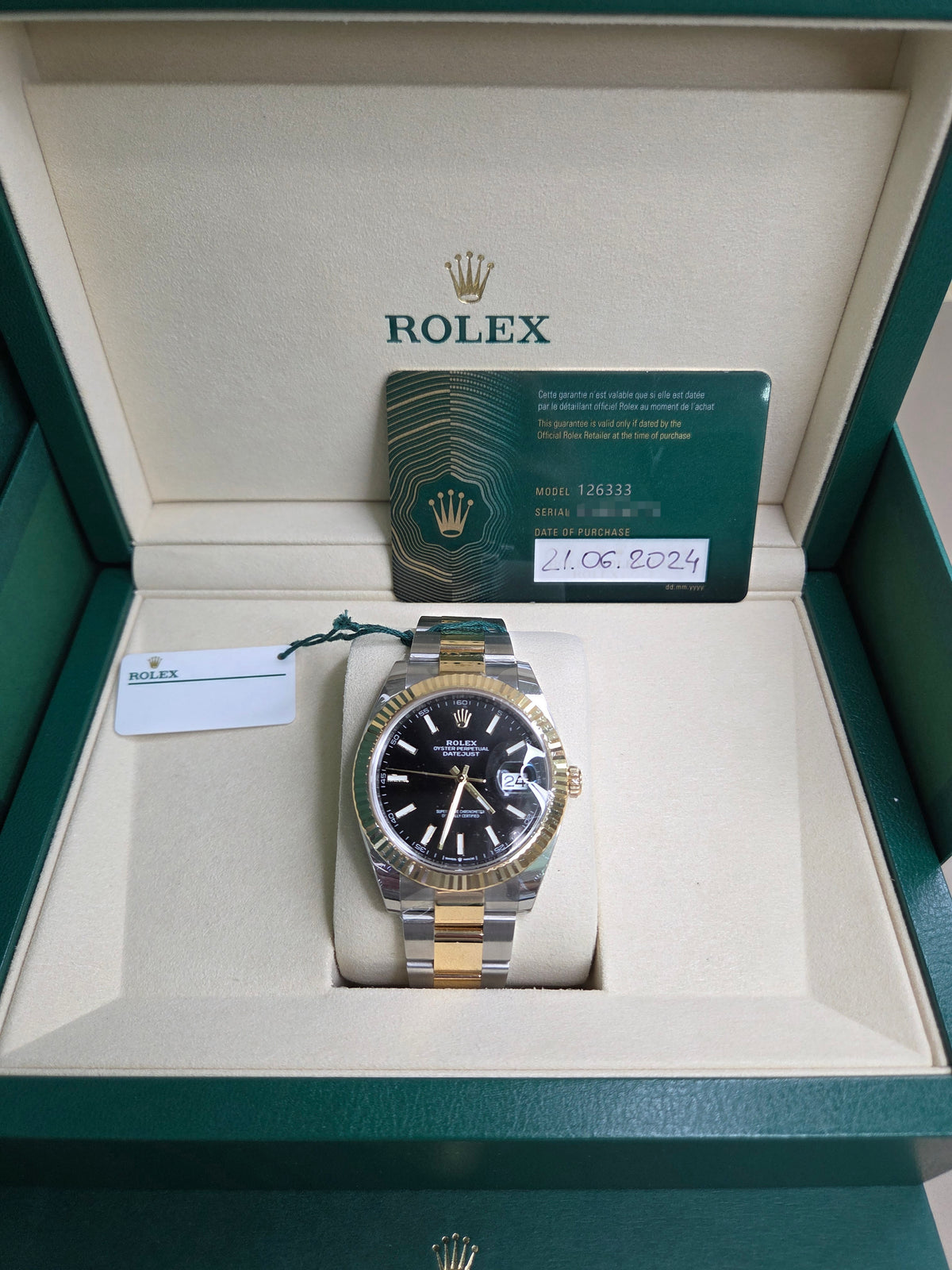 Rolex Datejust 41mm – Two-Tone Yellow Gold & Stainless Steel – Black Dial – Fluted Bezel – Oyster Bracelet – 126333