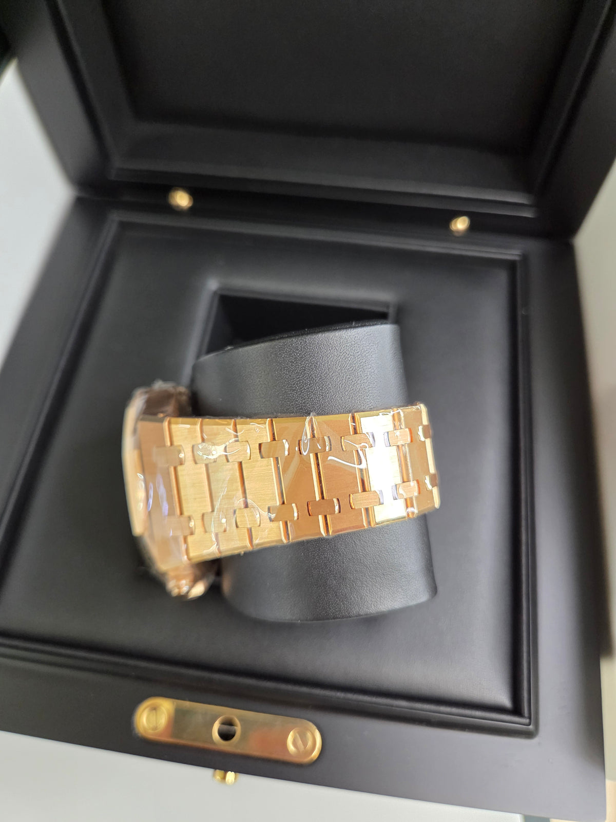 Audemars Piguet Royal Oak Chronograph 41mm – Rose Gold – Black Grande Tapisserie Dial – Rose Gold Bezel – Rose Gold Bracelet – 26240OR.OO.1320OR.04