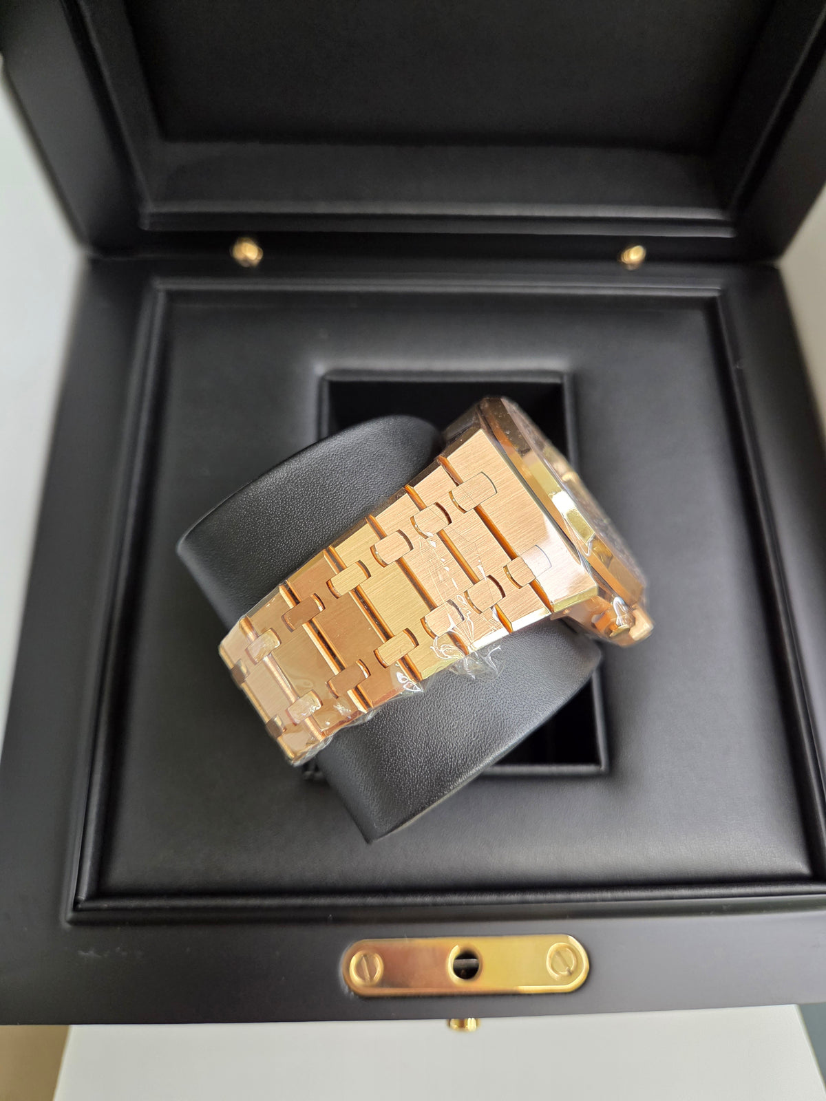 Audemars Piguet Royal Oak Chronograph 41mm – Rose Gold – Black Grande Tapisserie Dial – Rose Gold Bezel – Rose Gold Bracelet – 26240OR.OO.1320OR.04
