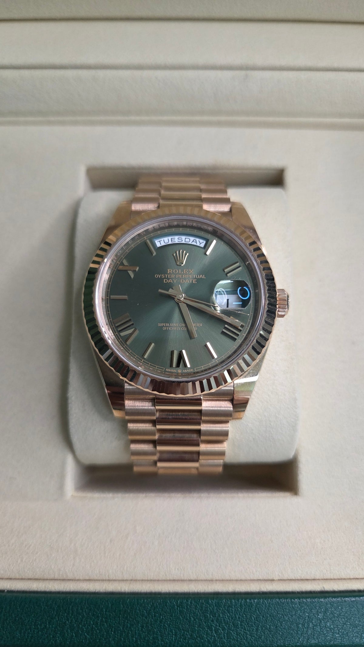 Rolex Day-Date "Olive" 40mm - Everose Gold - Olive Green Roman Dial - Fluted Bezel - Presidential Bracelet - 228235
