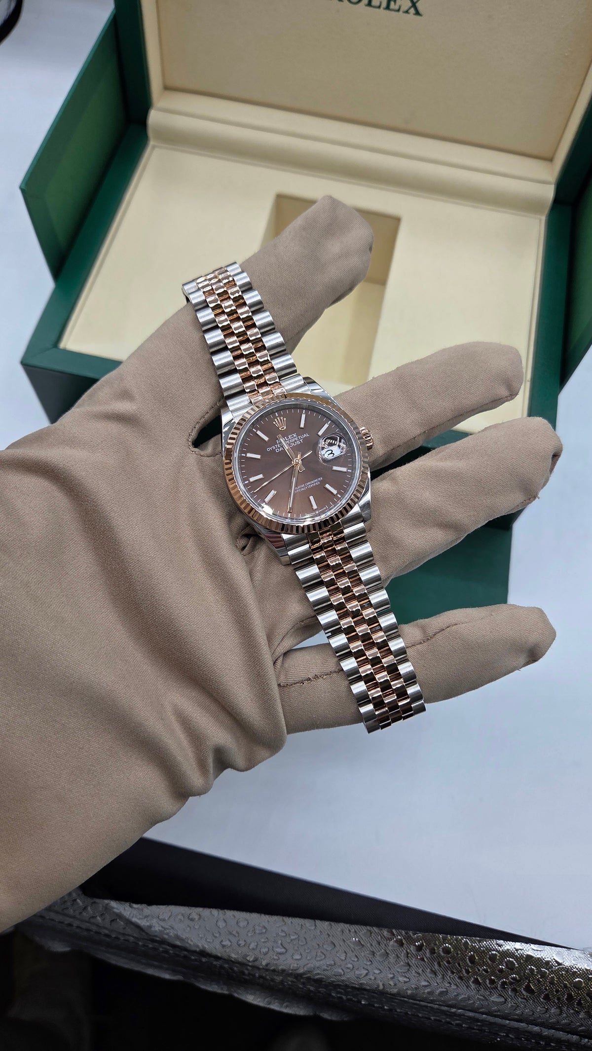 Rolex Datejust 36mm – Two-Tone Rose Gold & Stainless Steel – Chocolate Dial – Fluted Bezel – Jubilee Bracelet – 126231
