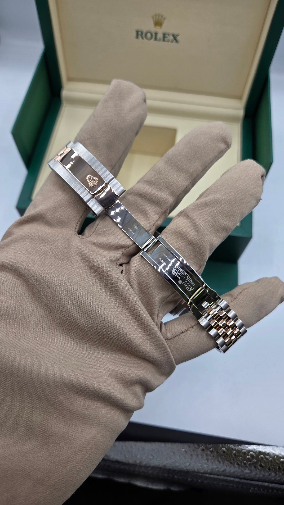 Rolex Datejust 36mm – Two-Tone Rose Gold & Stainless Steel – Chocolate Dial – Fluted Bezel – Jubilee Bracelet – 126231