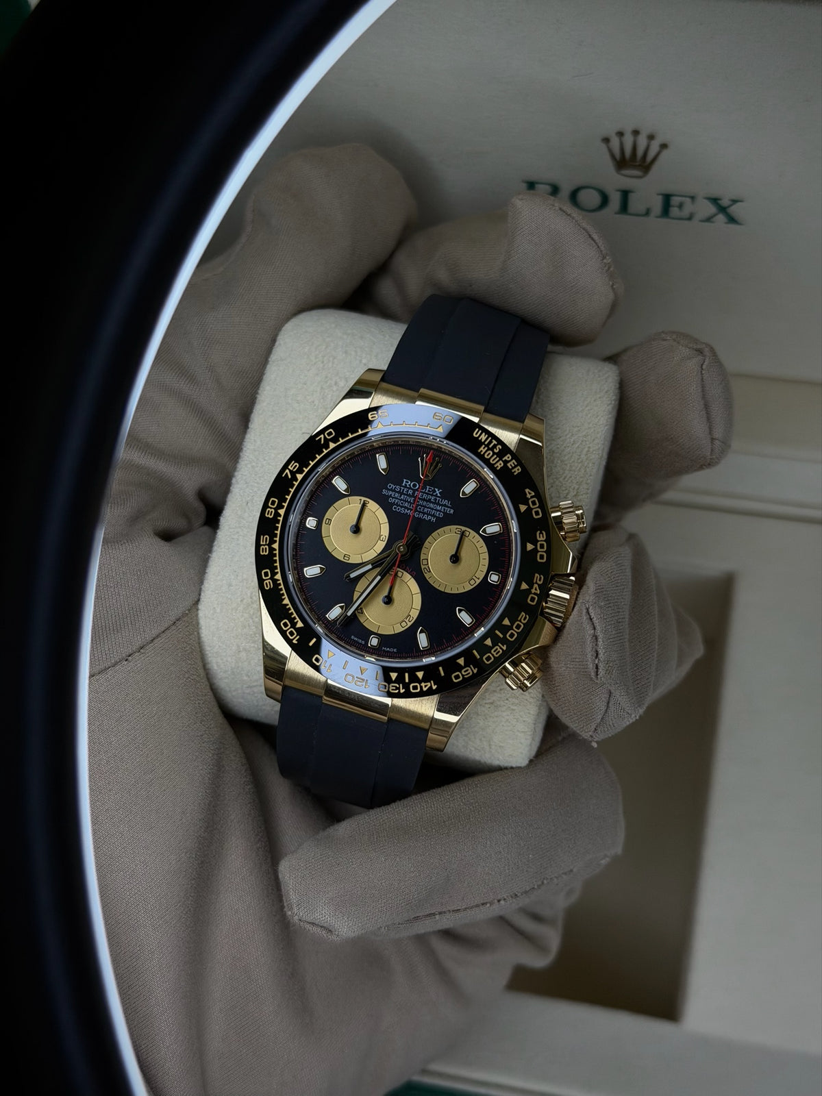 Rolex Cosmograph Daytona "Paul Newman" 40mm - Yellow Gold - Black and Yellow Index Dial - Black Ceramic Bezel - Oysterflex Strap - 116518LN