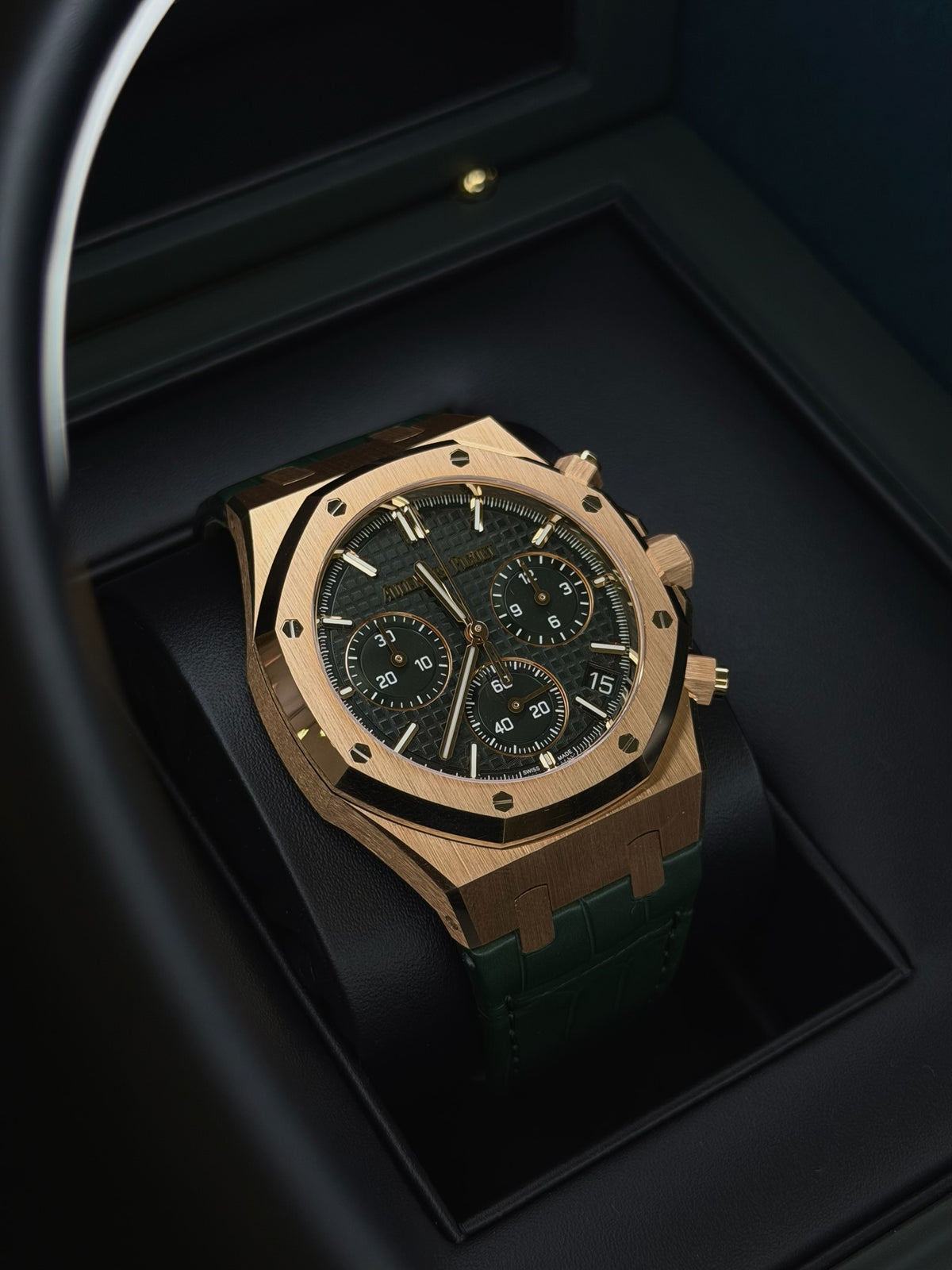 Audemars Piguet Royal Oak Chronograph 41mm – Rose Gold – Green Dial – Rose Gold Bezel – Green Leather Strap – 26240OR.OO.D404CR.01
