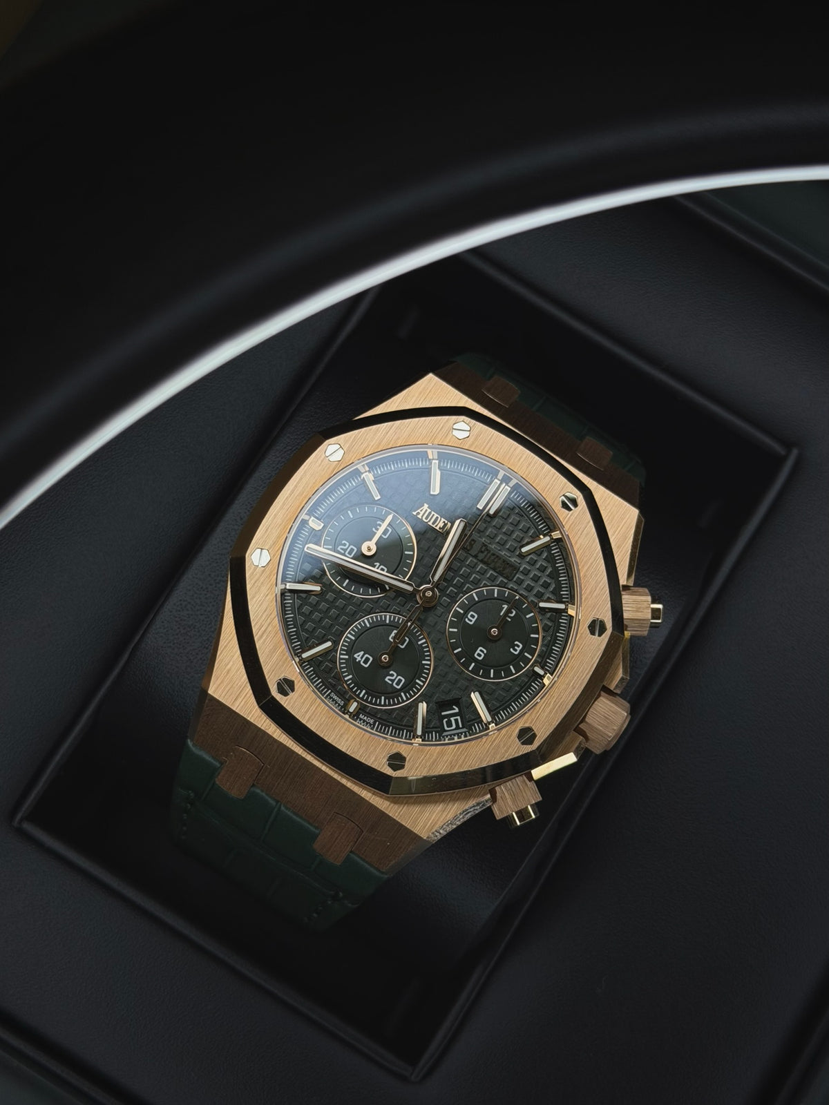 Audemars Piguet Royal Oak Chronograph 41mm – Rose Gold – Green Dial – Rose Gold Bezel – Green Leather Strap – 26240OR.OO.D404CR.01