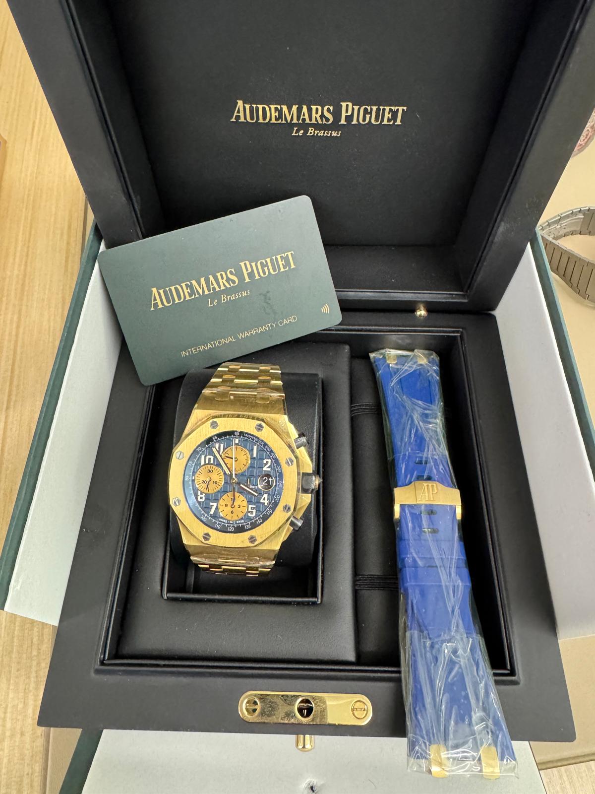 Audemars Piguet Royal Oak Offshore Chronograph 42mm – Yellow Gold – Blue Méga Tapisserie Dial – Screw-Locked Bezel – Yellow Gold Bracelet – 26470BA.OO.1000BA.01 – 2018